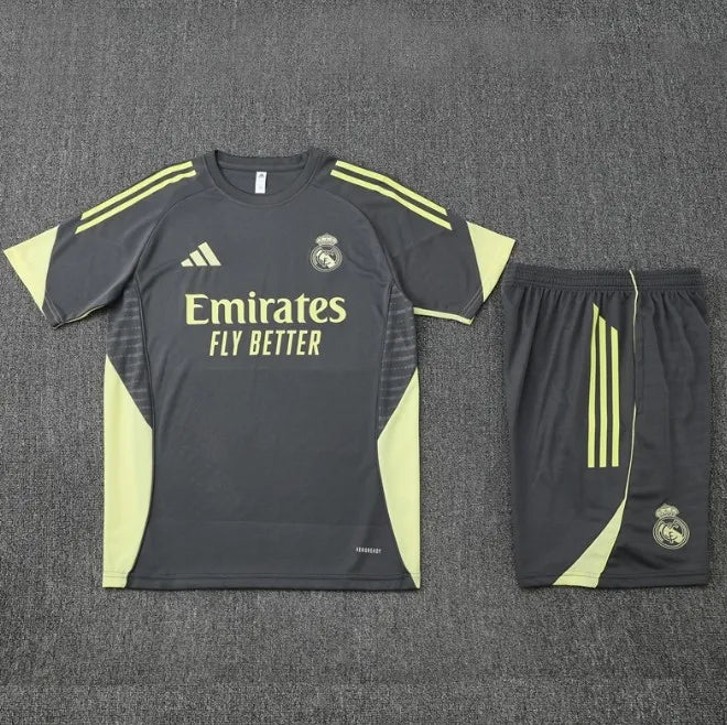 Real Madrid 2024/2025 Kurzarm/Shorts Trainingsanzug Schwarz