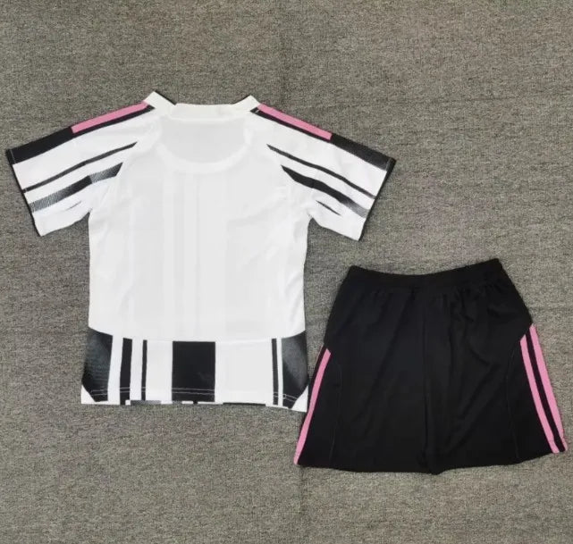 Juventus 2023/2024 Heimset (Erwachsene und Kinder)