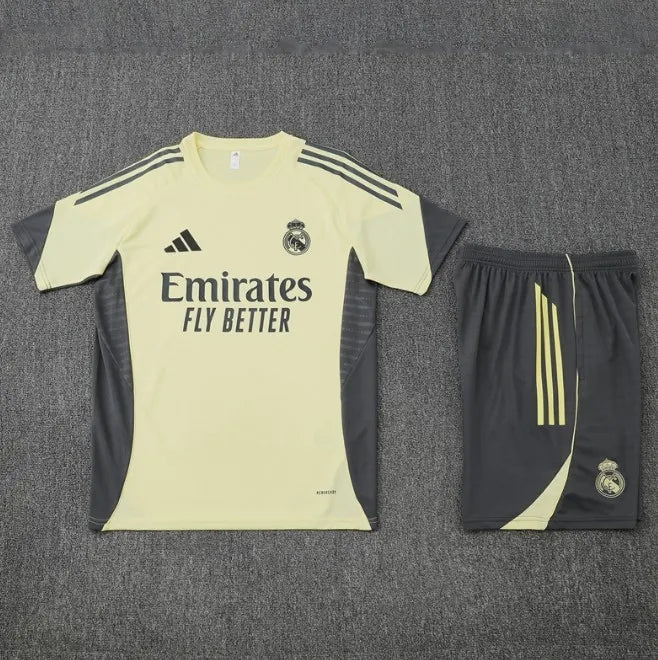 Real Madrid 2024/2025 Kurzarm/Shorts Trainingsanzug Schwarz
