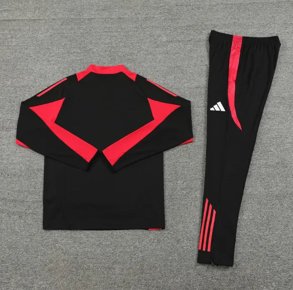 Bayern Munich 2024/2025 1/4 Zipper Tracksuit Black