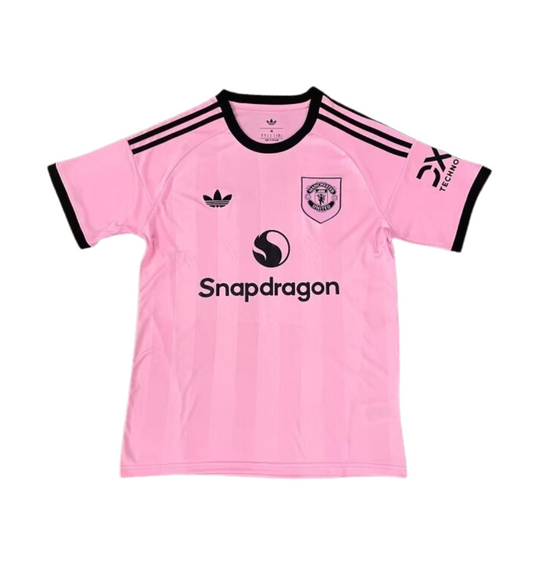 Manchester United 2025/2026 Third Goalkeeper Pink