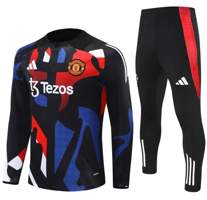 Manchester United 2024/2025 1/4 Zipper Tracksuit Black Camo