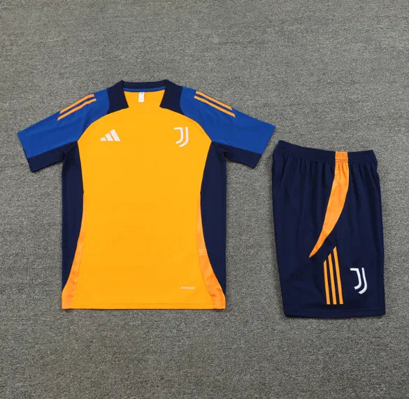 Juventus 2024/2025 Short Sleeve/Shorts Tracksuit Orange