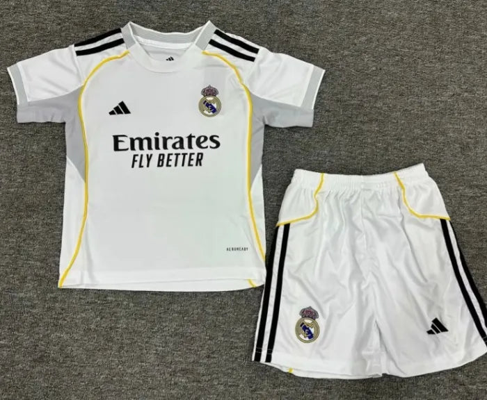 Ensemble domicile Real Madrid 2024/2025 (adultes et enfants)