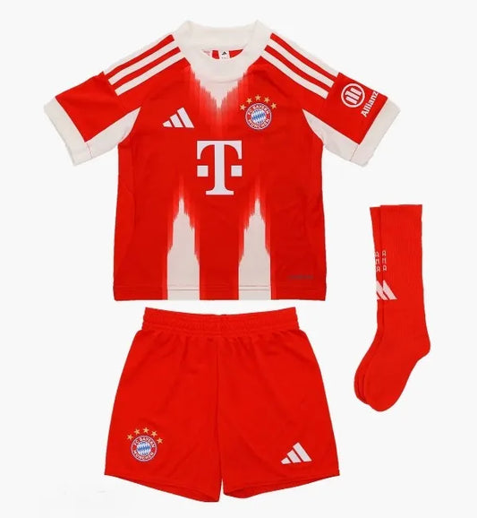 Ensemble domicile Bayern Munich 2024/2025 (adultes et enfants)
